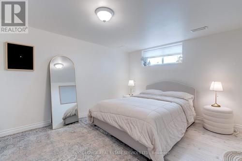 41 Fairwood Place E, Burlington, ON - Indoor Photo Showing Bedroom