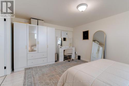 41 Fairwood Place E, Burlington, ON - Indoor Photo Showing Bedroom