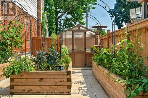 41 Fairwood Place E, Burlington, ON - Outdoor