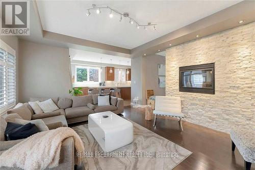 349 Valridge Drive, Hamilton, ON - Indoor Photo Showing Living Room