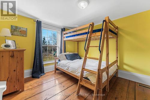 124 Colver Street, West Lincoln, ON - Indoor Photo Showing Bedroom