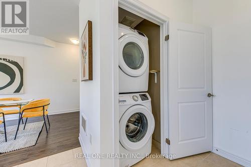 3116 Postridge Drive, Oakville, ON - Indoor Photo Showing Laundry Room