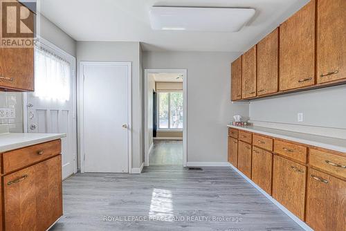1097 Parthia Crescent, Mississauga, ON - Indoor Photo Showing Kitchen