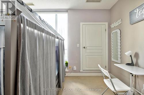 Uph3 - 1 Avondale Avenue, Toronto, ON - Indoor Photo Showing Other Room
