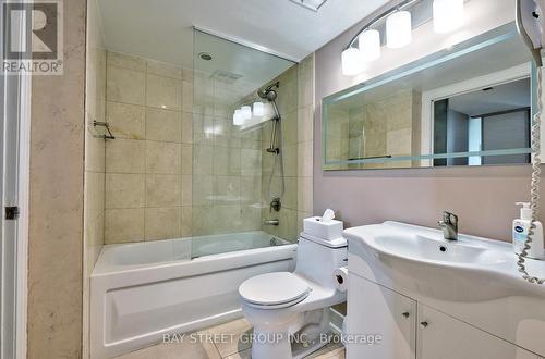 Uph3 - 1 Avondale Avenue, Toronto, ON - Indoor Photo Showing Bathroom
