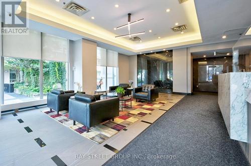 Uph3 - 1 Avondale Avenue, Toronto, ON - Indoor Photo Showing Other Room