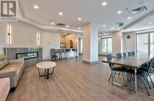 Uph3 - 1 Avondale Avenue, Toronto, ON - Indoor