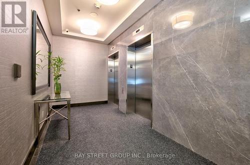 Uph3 - 1 Avondale Avenue, Toronto, ON - Indoor Photo Showing Other Room