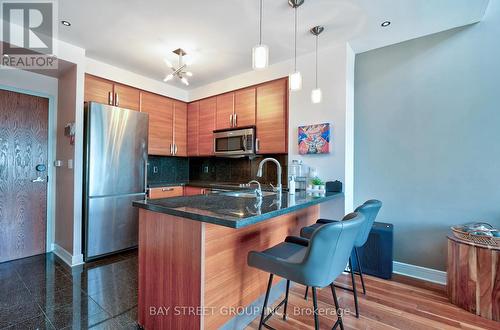 Uph3 - 1 Avondale Avenue, Toronto, ON - Indoor Photo Showing Kitchen