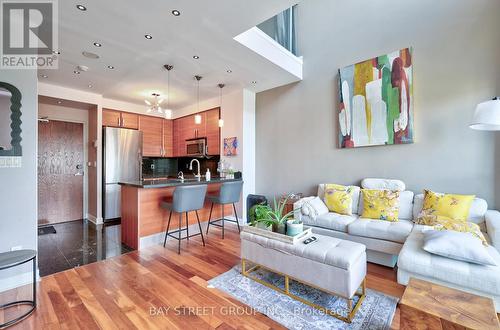 Uph3 - 1 Avondale Avenue, Toronto, ON - Indoor