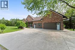 1 FLORIAN Unit# 15  Essex, ON N9M 3E2