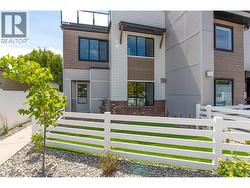 857 Kinnear Court  Kelowna, BC V1Y 8A9