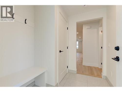 857 Kinnear Court, Kelowna, BC - Indoor Photo Showing Other Room