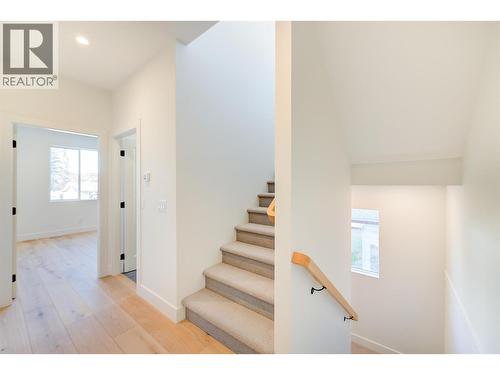 857 Kinnear Court, Kelowna, BC - Indoor Photo Showing Other Room