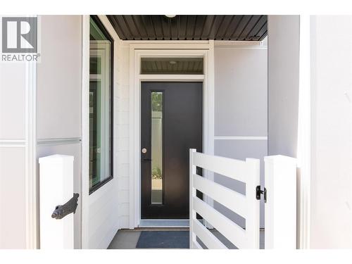 Welcome home - 857 Kinnear Court, Kelowna, BC -  With Exterior