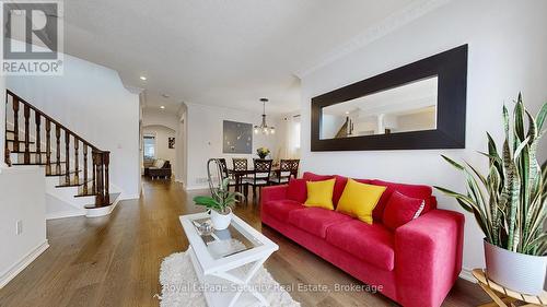 128 Daiseyfield Crescent, Vaughan, ON - Indoor Photo Showing Living Room