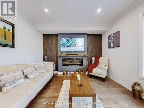 128 Daiseyfield Crescent, Vaughan, ON - Indoor Photo Showing Living Room With Fireplace