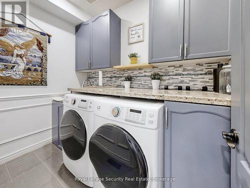 128 Daiseyfield Crescent, Vaughan, ON - Indoor Photo Showing Laundry Room