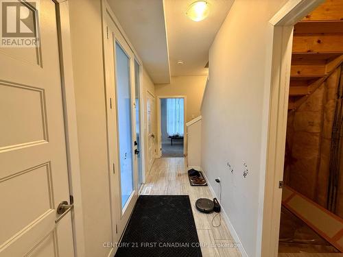 Hallway - 941 - 941 Battery Park, London North (North M), ON - Indoor Photo Showing Other Room