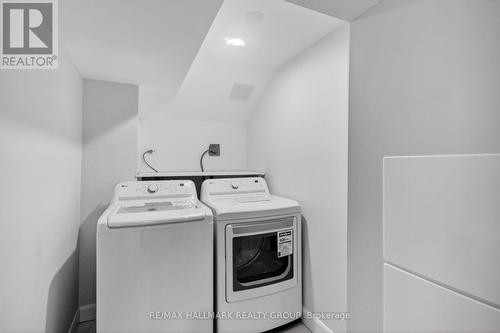 15 Scharf Lane, Ottawa, ON - Indoor Photo Showing Laundry Room