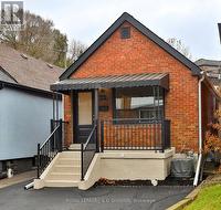 22 HOLMESDALE ROAD  Toronto, ON M6E 1Y1