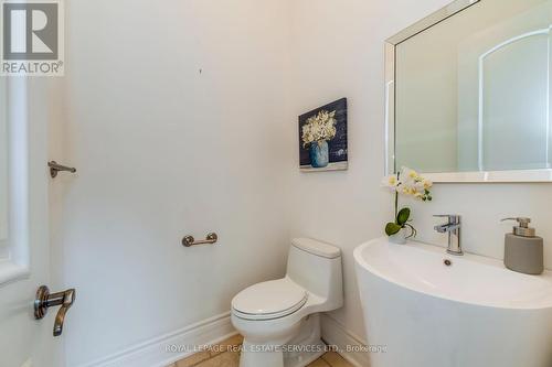 3341 Lakeshore Road, Burlington, ON - Indoor Photo Showing Bathroom