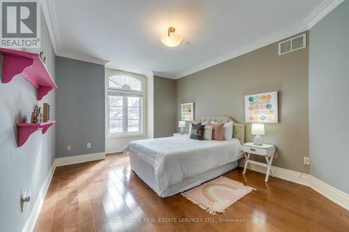 3341 Lakeshore Road, Burlington, ON - Indoor Photo Showing Bedroom