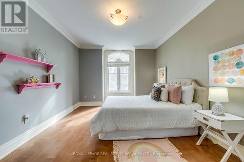3341 Lakeshore Road, Burlington, ON - Indoor Photo Showing Bedroom