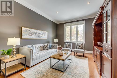 3341 Lakeshore Road, Burlington, ON - Indoor Photo Showing Living Room