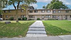 111 - 105 HANSEN ROAD N  Brampton, ON L6V 3C9