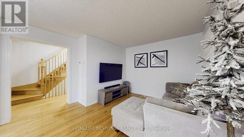 931 Deverell Place, Milton, ON - Indoor Photo Showing Living Room