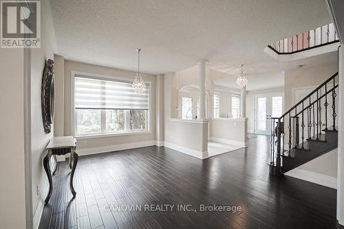 2353 Woodcrest Drive N, Oakville, ON - Indoor
