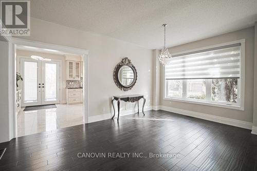 2353 Woodcrest Drive N, Oakville, ON - Indoor