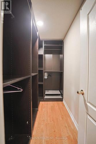 2353 Woodcrest Drive N, Oakville, ON - Indoor