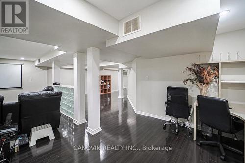 2353 Woodcrest Drive N, Oakville, ON - Indoor