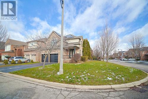 2353 Woodcrest Drive N, Oakville, ON - Outdoor With Facade