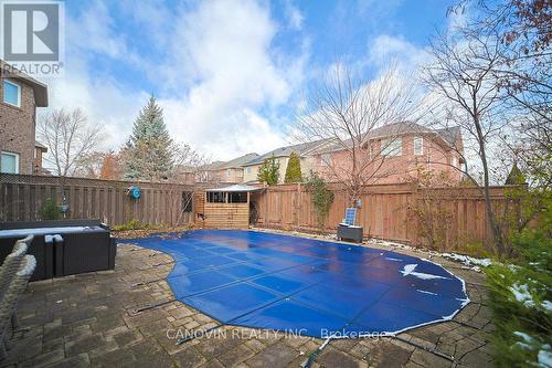 2353 Woodcrest Drive N, Oakville, ON - Outdoor