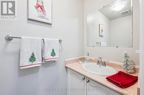 41 - 180 Marksam Road, Guelph (Willow West/Sugarbush/West Acres), ON - Indoor Photo Showing Bathroom