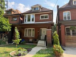 UPPER - 24 AVALON PLACE  Hamilton, ON L8M 1R3