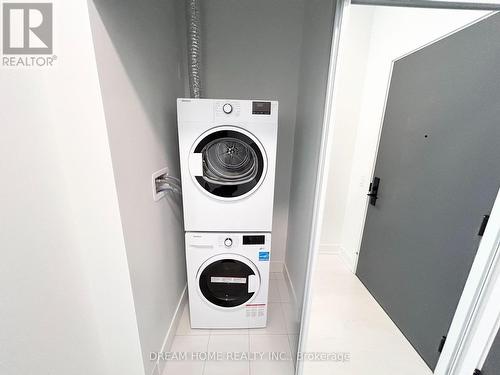 715 - 308 Jarvis Street, Toronto, ON - Indoor Photo Showing Laundry Room