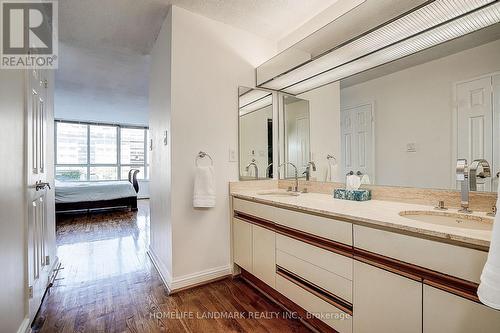503 - 130 Carlton Street, Toronto, ON - Indoor Photo Showing Bathroom