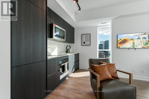 4402 - 327 King Street W, Toronto, ON - Indoor