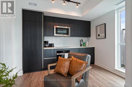 4402 - 327 King Street W, Toronto, ON - Indoor Photo Showing Kitchen