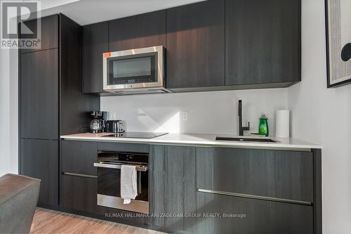 4402 - 327 King Street W, Toronto, ON - Indoor Photo Showing Kitchen