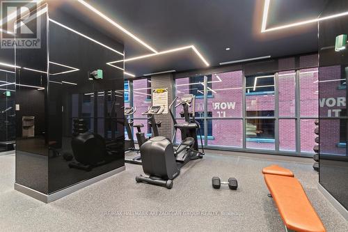 4402 - 327 King Street W, Toronto, ON - Indoor Photo Showing Garage