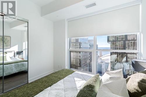 4402 - 327 King Street W, Toronto, ON - Indoor Photo Showing Bedroom