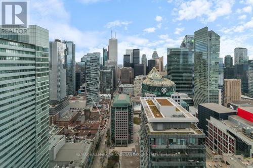 4402 - 327 King Street W, Toronto, ON - Outdoor