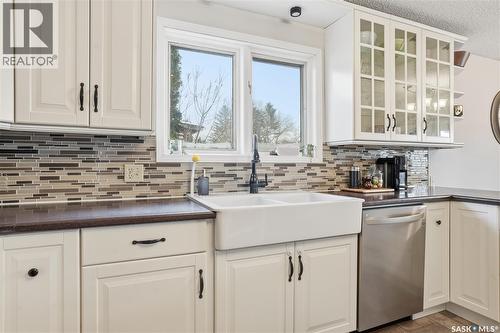 2815 Corbett Road, Regina, SK - Indoor Photo Showing Kitchen With Double Sink