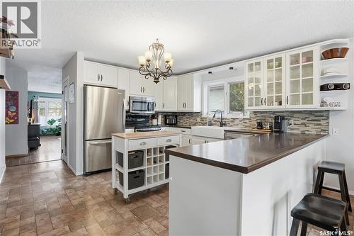 2815 Corbett Road, Regina, SK - Indoor Photo Showing Kitchen