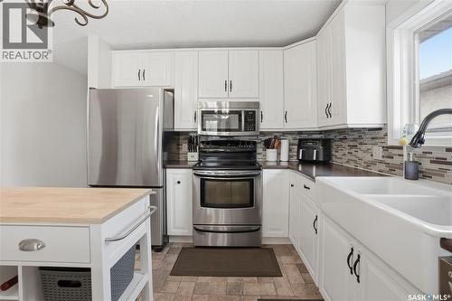 2815 Corbett Road, Regina, SK - Indoor Photo Showing Kitchen With Double Sink